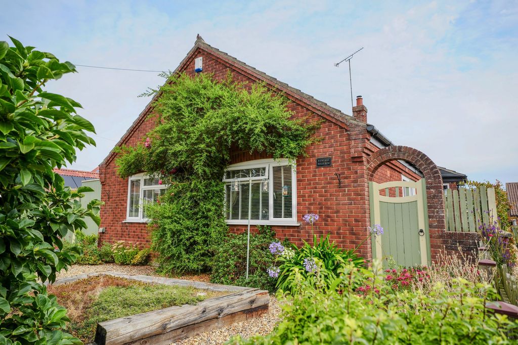 Property photo 1 of 44