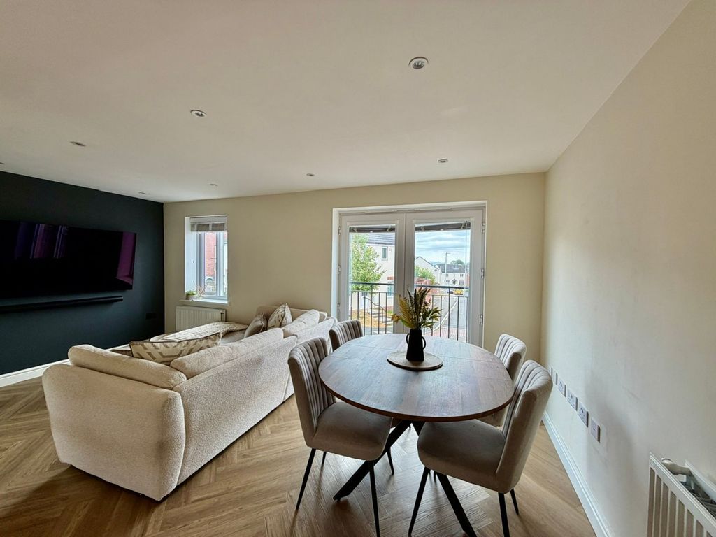 Property photo 2 of 42