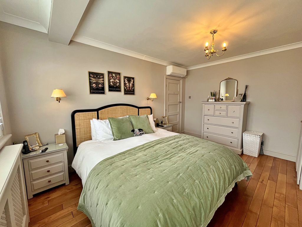 Additional image 18 of 5 bed semi-detached house for saleWest Close, Greenford UB6