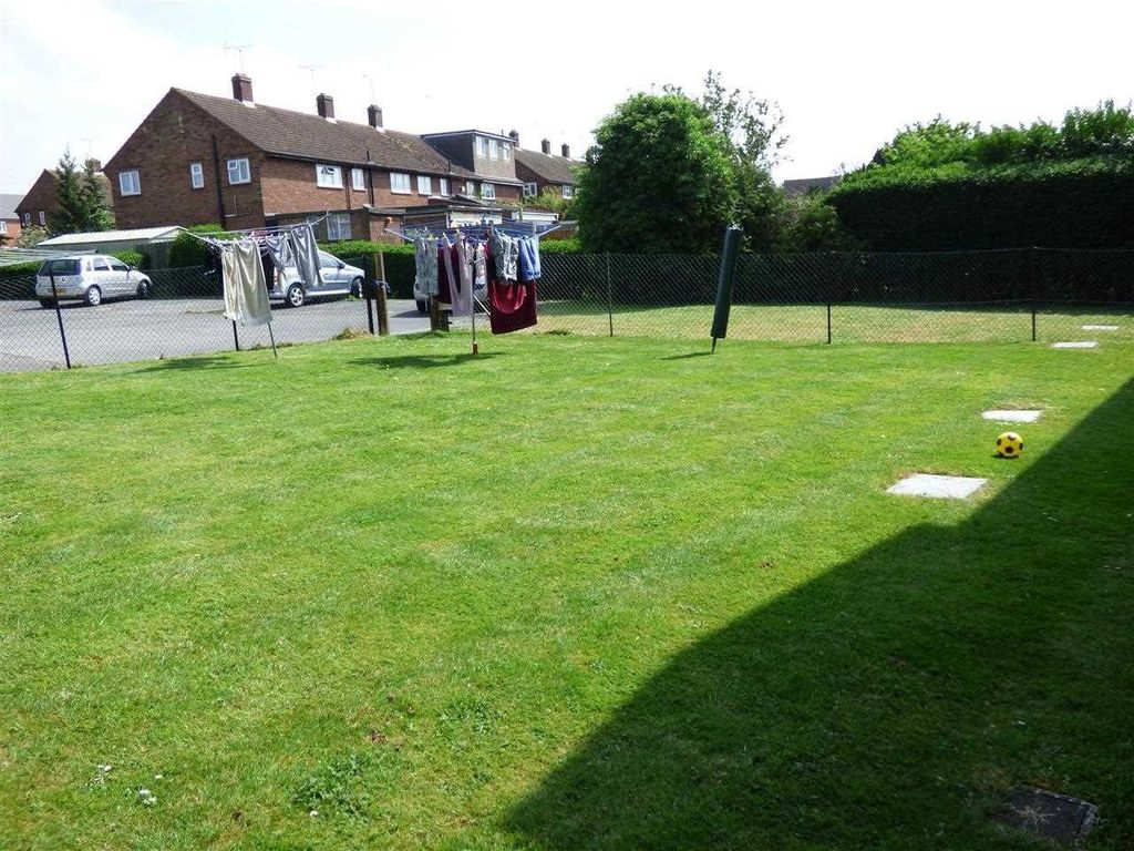 Property photo 2 of 7 Garden.Jpg