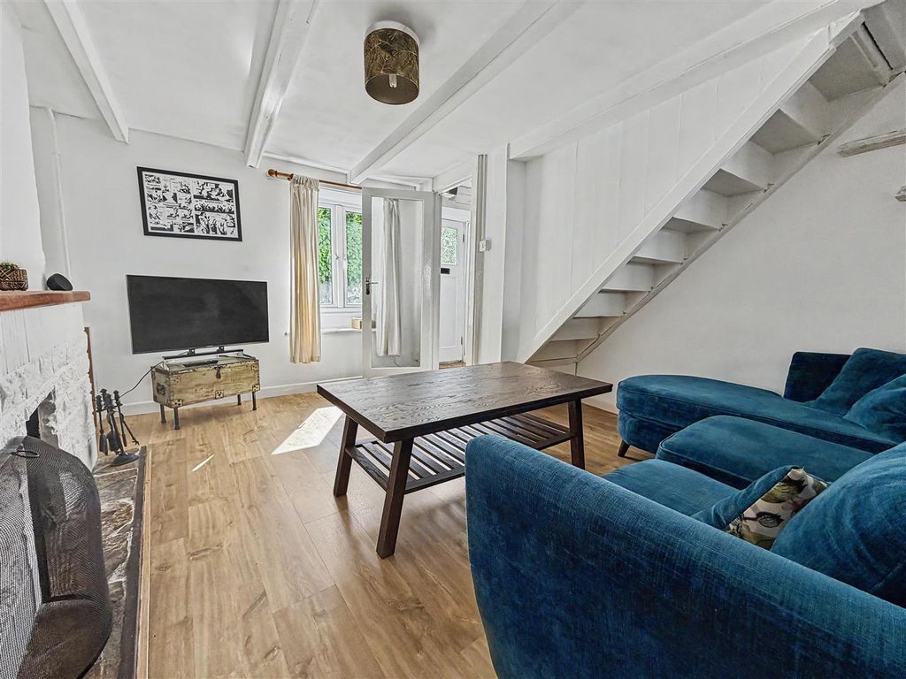 Property photo 3 of 11