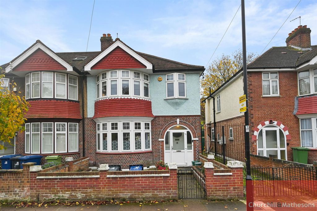 Property photo 1 of 11