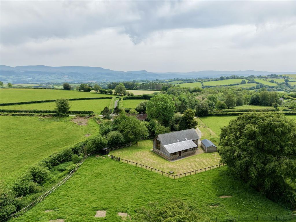 Property photo 2 of 30 Dji_Fly_20260528_144212_0126_1780036195203_Photo.J