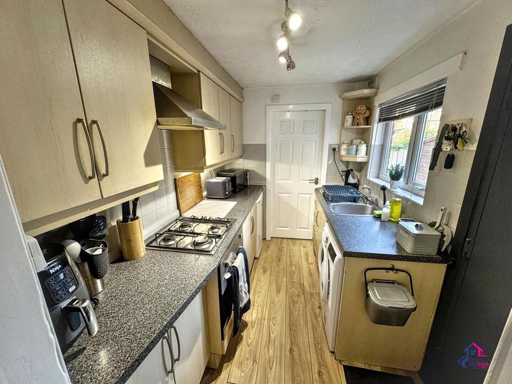 Property photo 2 of 13 Kitchen