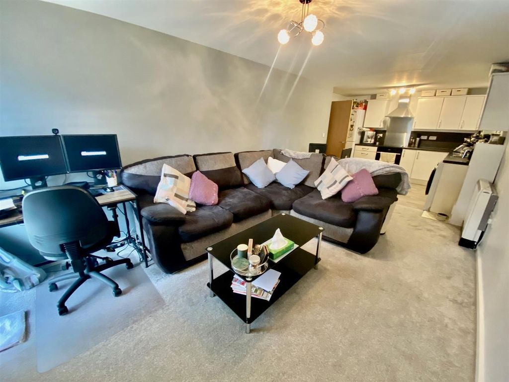 Property photo 3 of 9 -