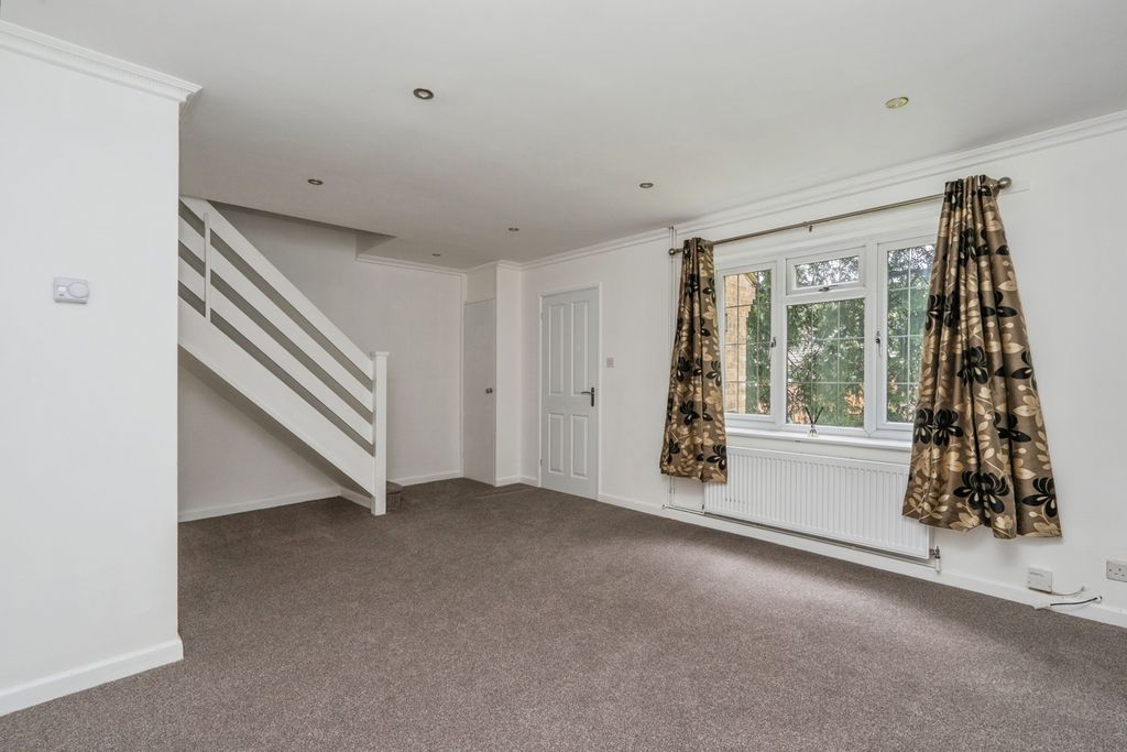 Property photo 2 of 16 Photo