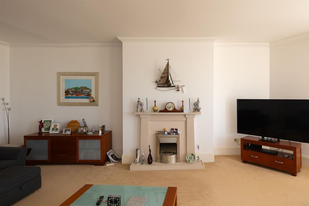 Property photo 3 of 22 Living Room