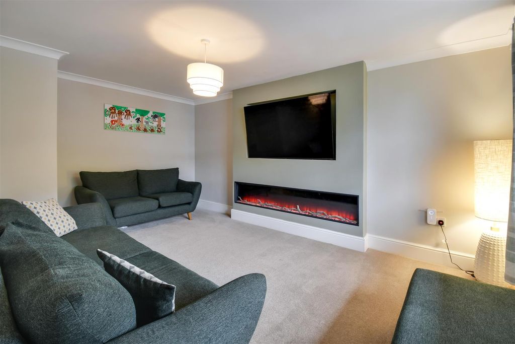 Property photo 2 of 24 Living Room