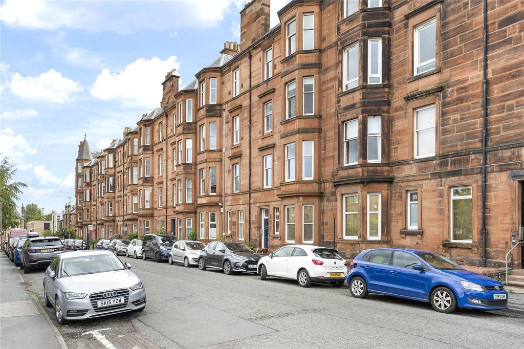 Property photo 1 of 33 16/4 West Savile Ter