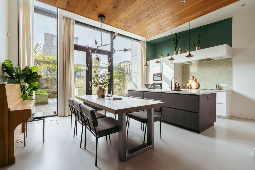 Property photo 2 of 69