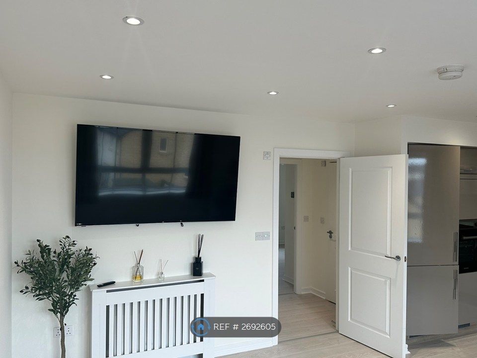 Property photo 2 of 21 Lounge View