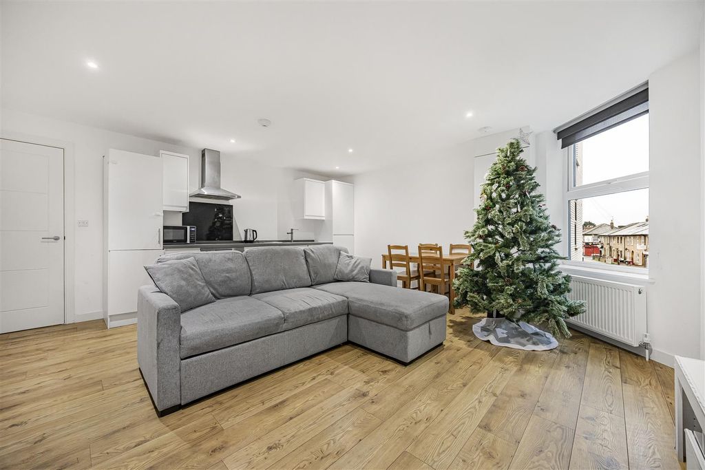 Property photo 2 of 11 4_69252.Jpg