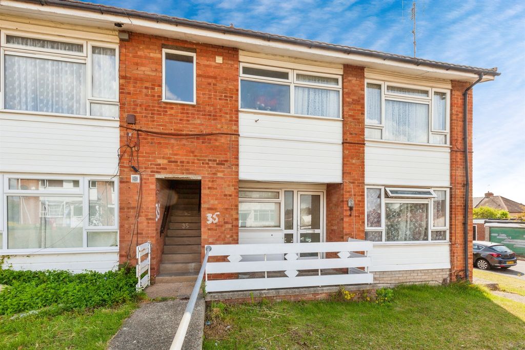 Property photo 1 of 12