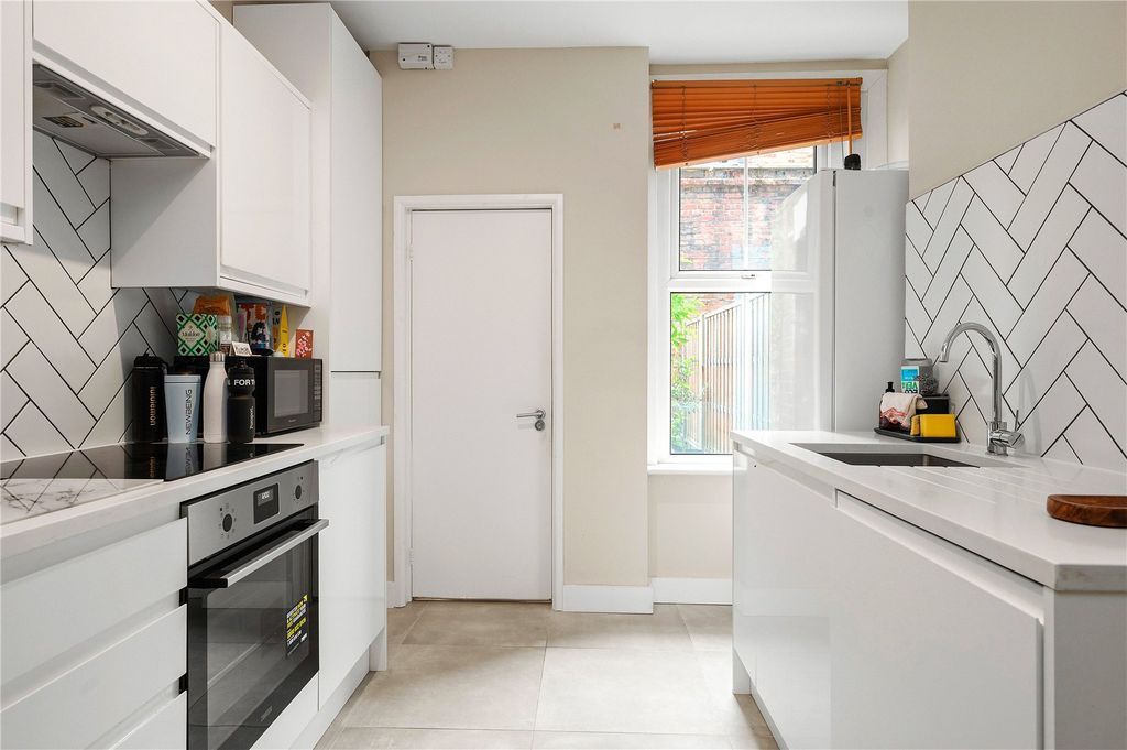 Property photo 3 of 13 Kitchen