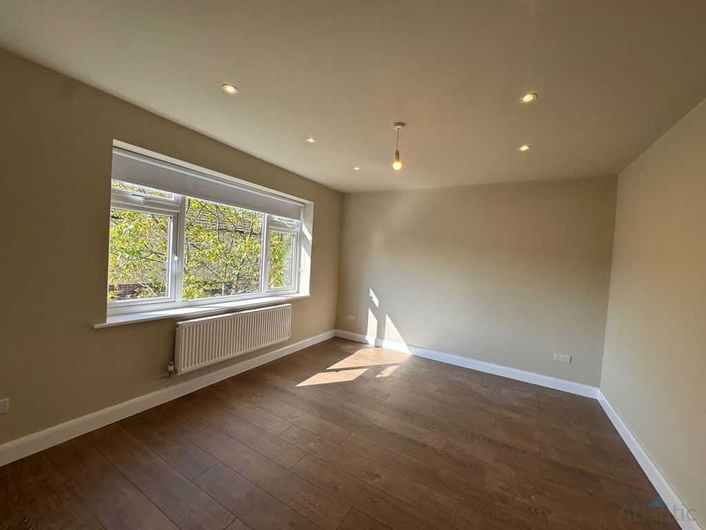 Property photo 2 of 10 Gallery