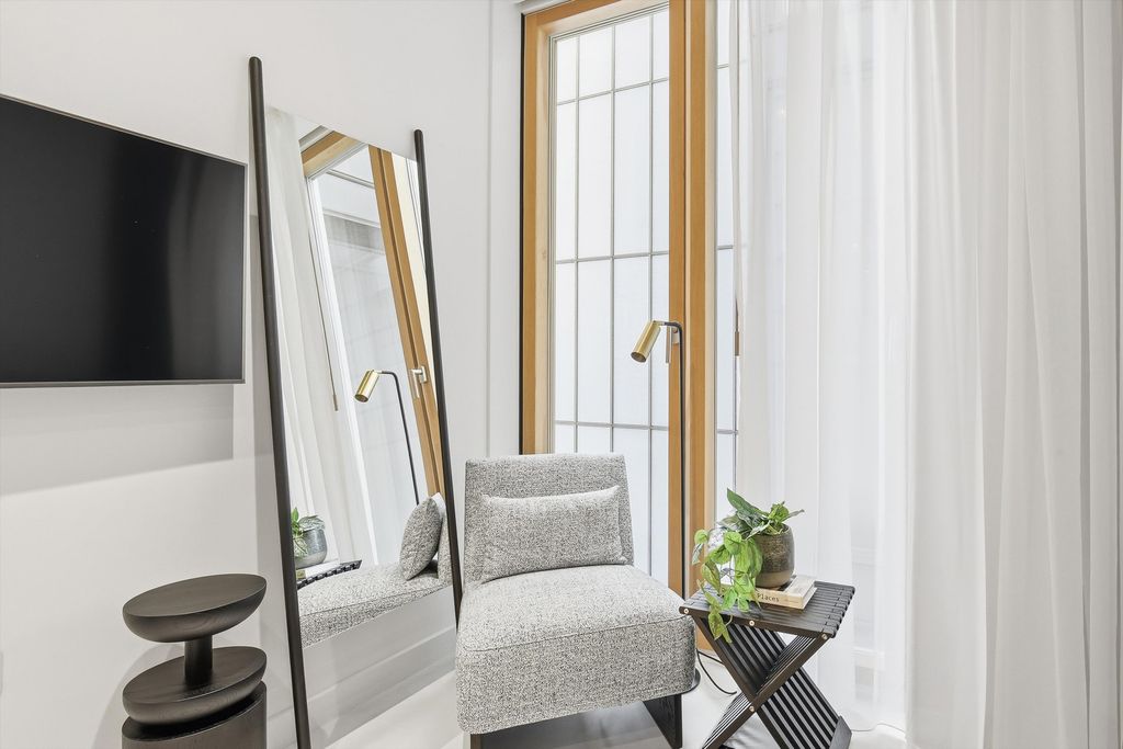 Property photo 3 of 17 Image