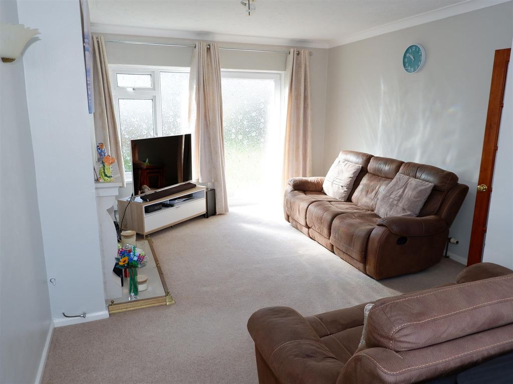 Property photo 3 of 14 Dual Aspect Lounge