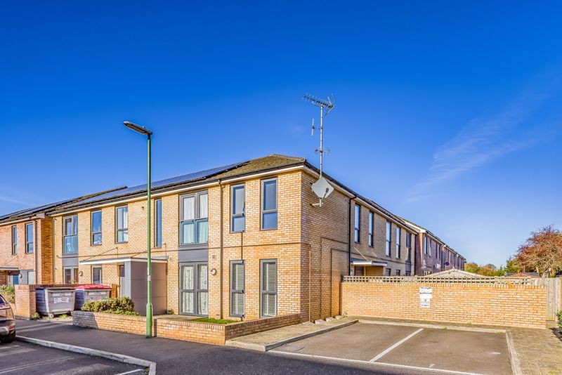 Property photo 1 of 19 Photo 3