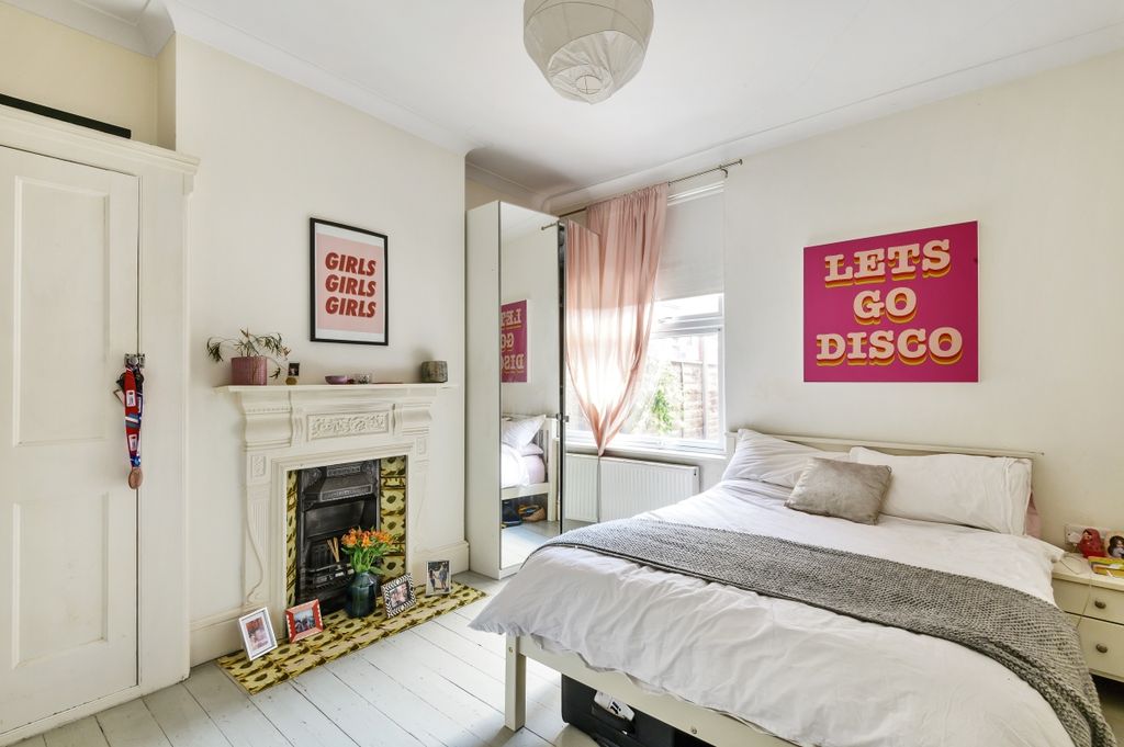 Property photo 2 of 7 824079 (4)