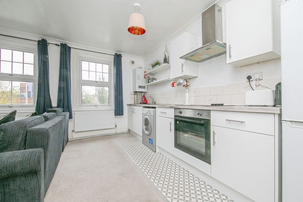 Property photo 3 of 17