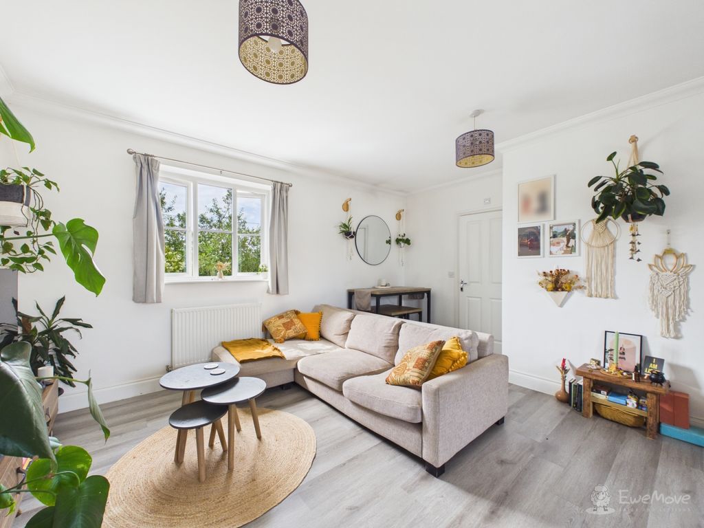 Property photo 3 of 14 Open Plan- Mark Stephens Ewemove Newmarket And Soh