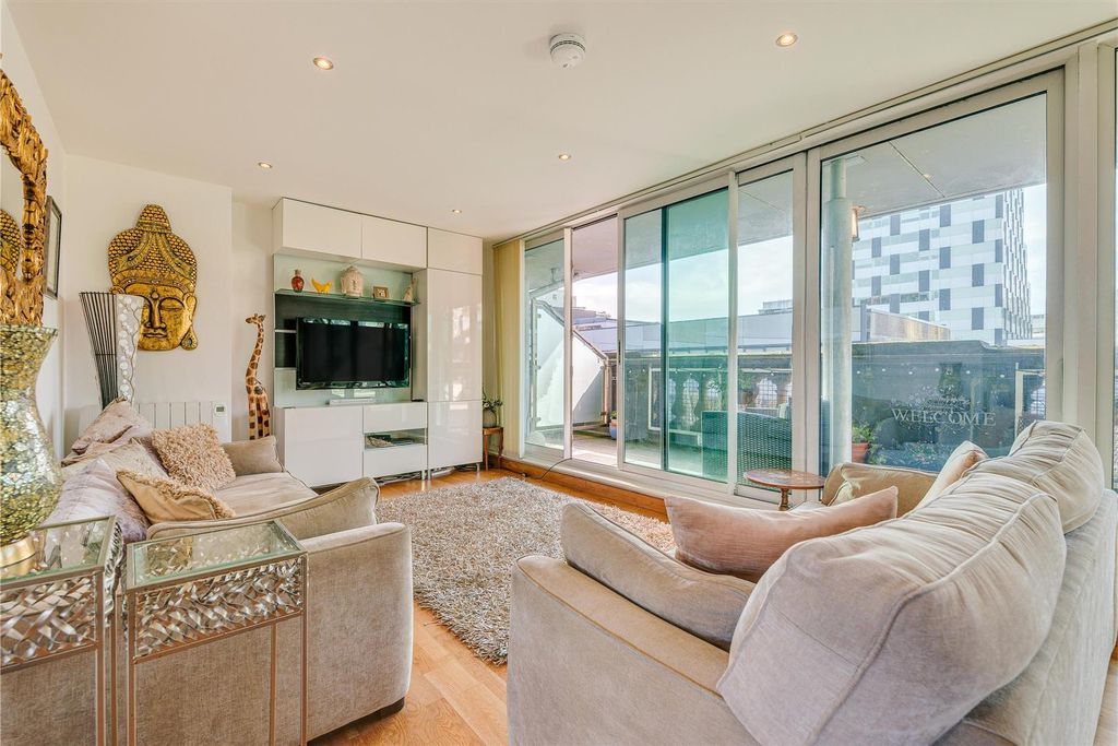 Property photo 2 of 30