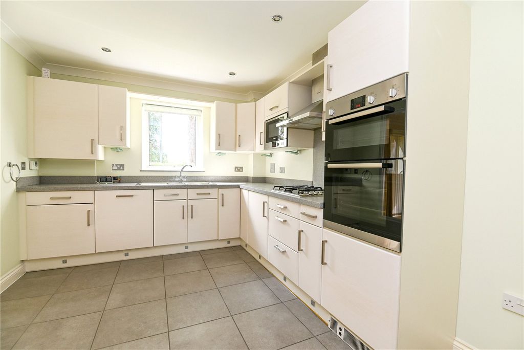 Property photo 3 of 21 Picture No. 25