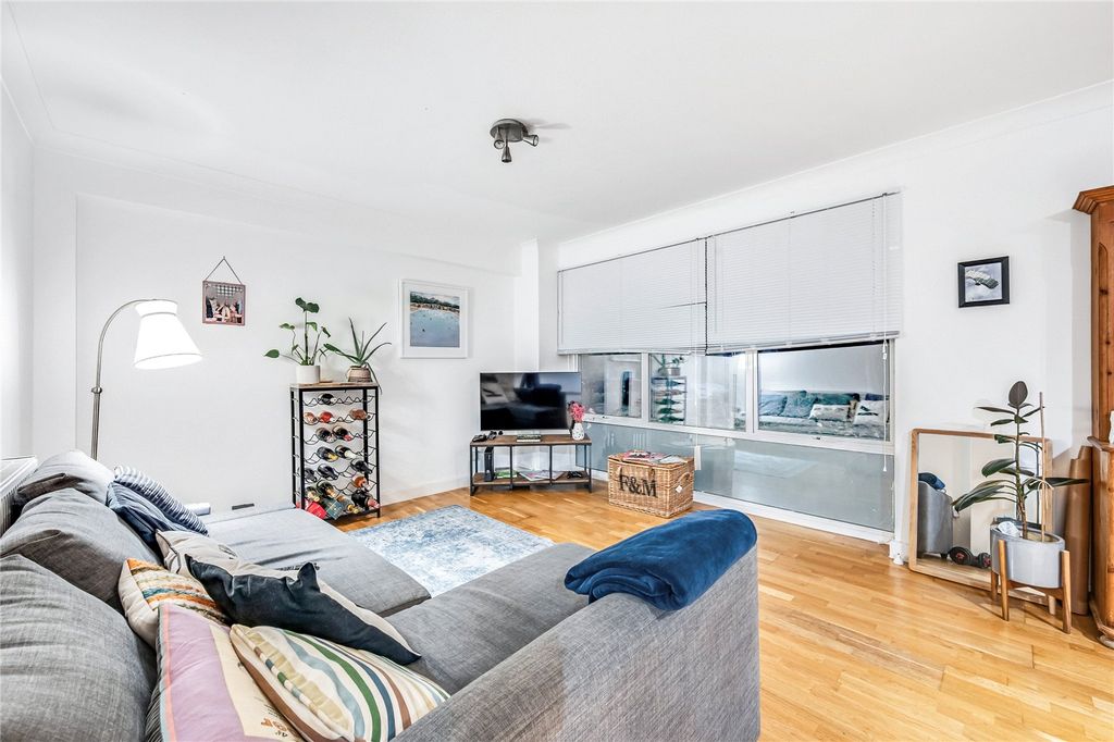 Property photo 2 of 16 Reception Room