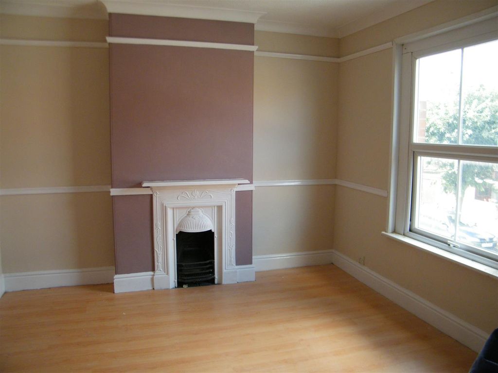 Property photo 3 of 4