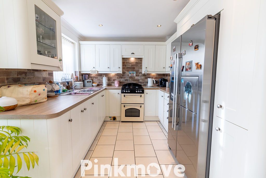 Property photo 3 of 23