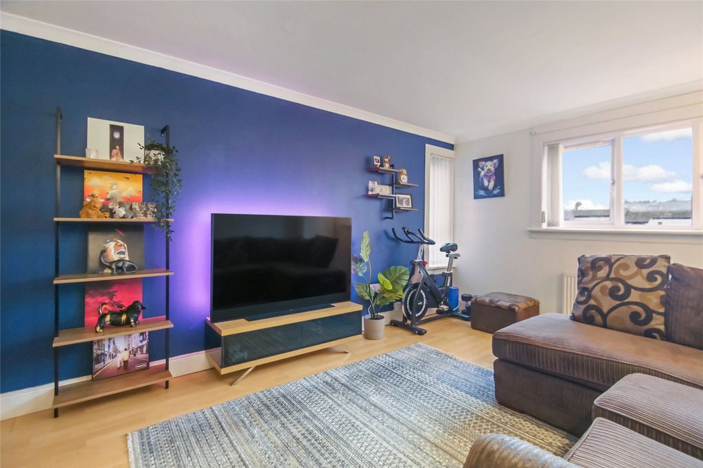 Property photo 3 of 17 Picture No. 10