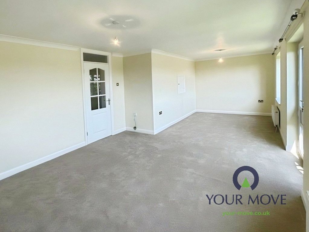 Property photo 3 of 10 Living Room