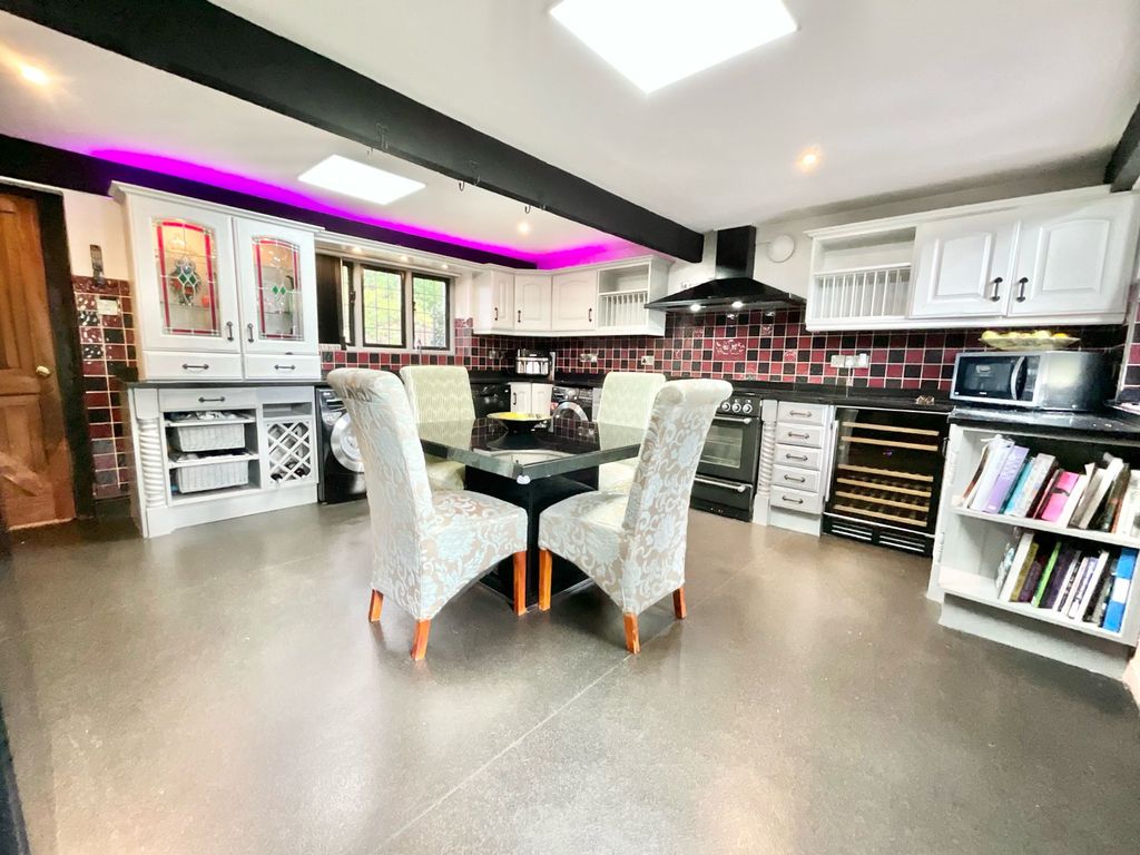 Property photo 3 of 40