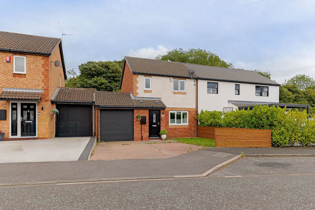 Property photo 1 of 15 External