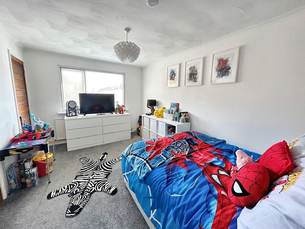 Property photo 3 of 34
