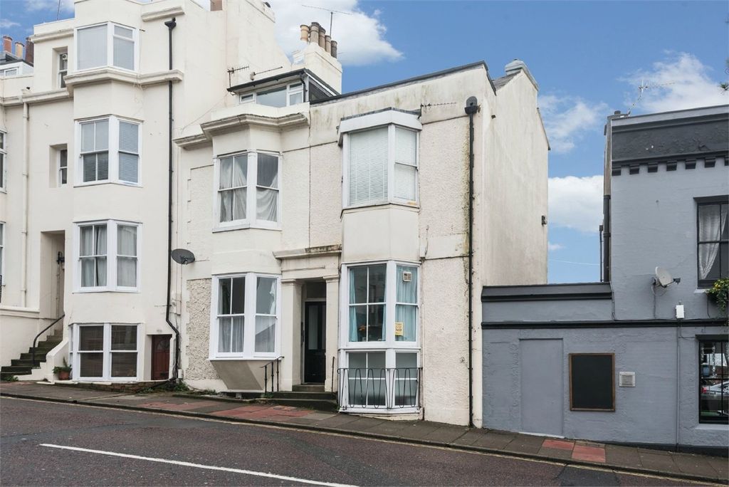 Property photo 1 of 11 Photo 2