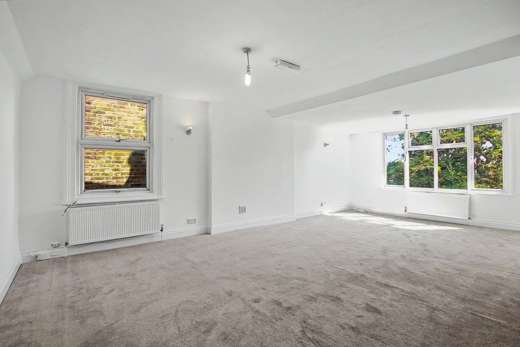 Property photo 3 of 13 3.Jpg