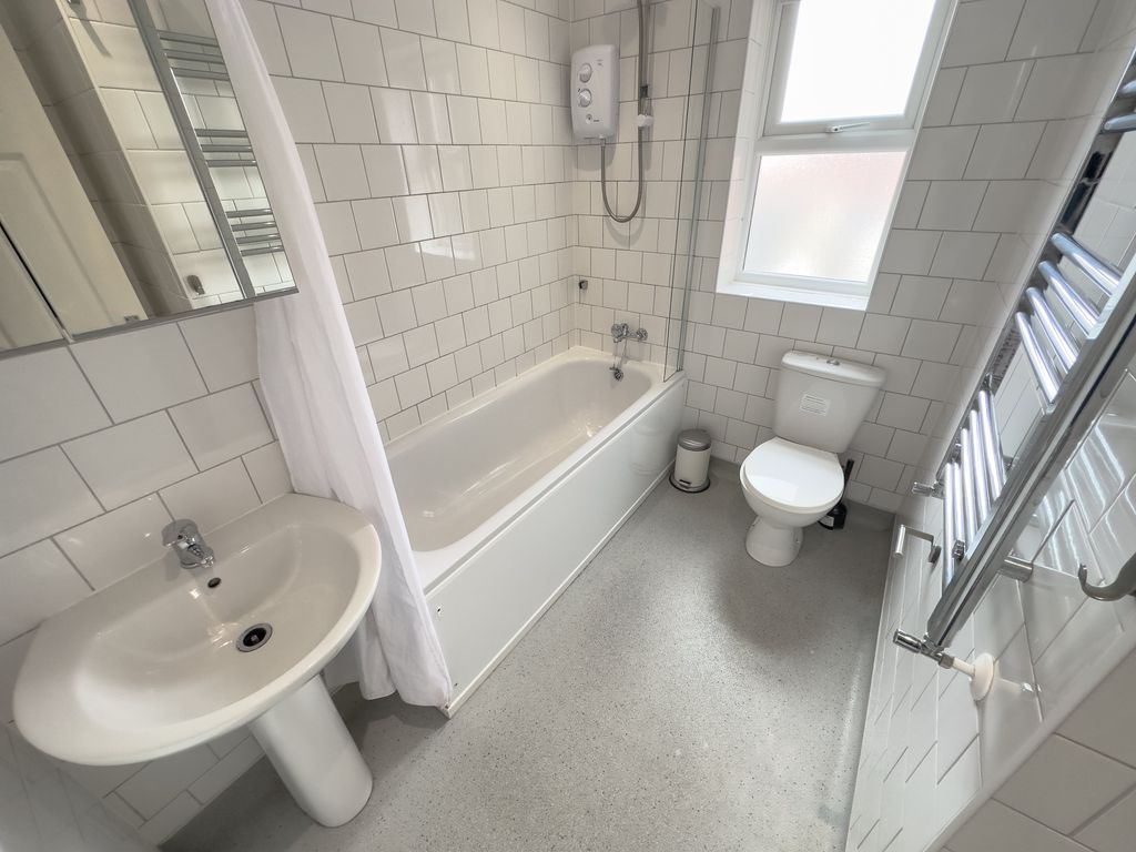 Property photo 2 of 6 4