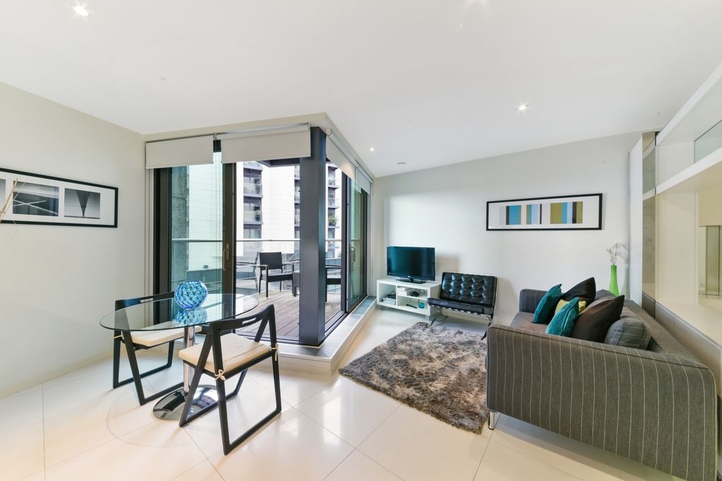 Property photo 3 of 11 Living Area - North