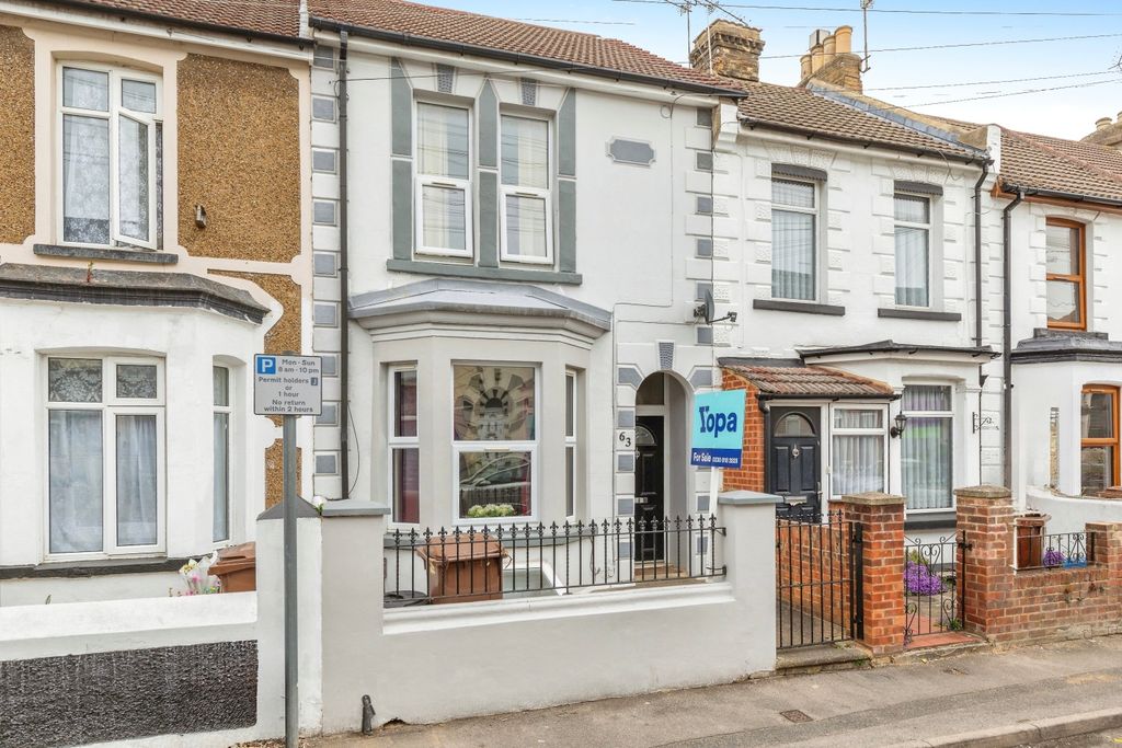 Property photo 1 of 20 Front