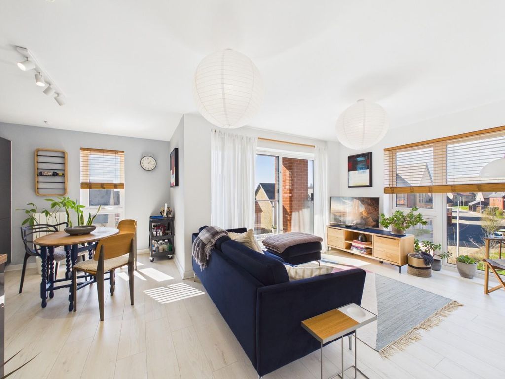 Property photo 2 of 20 Cam05010G0-Pr0045-Still021.Jpg