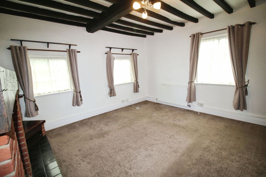 Property photo 3 of 16 Lounge. (2)