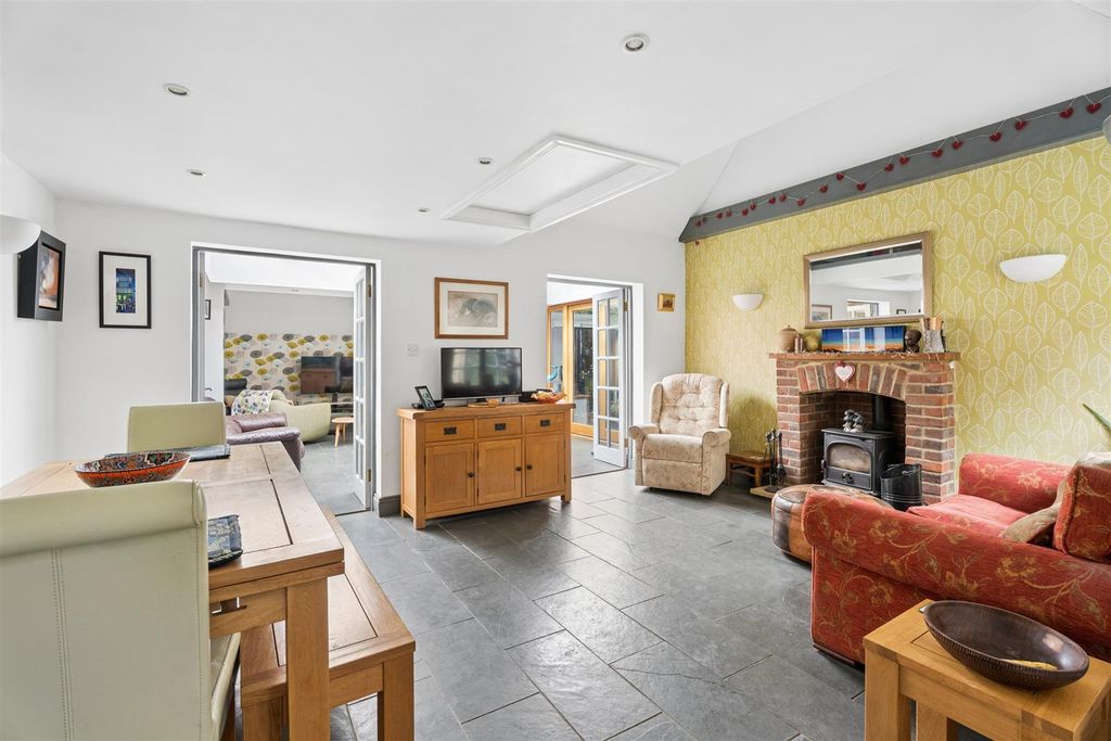 Property photo 2 of 24