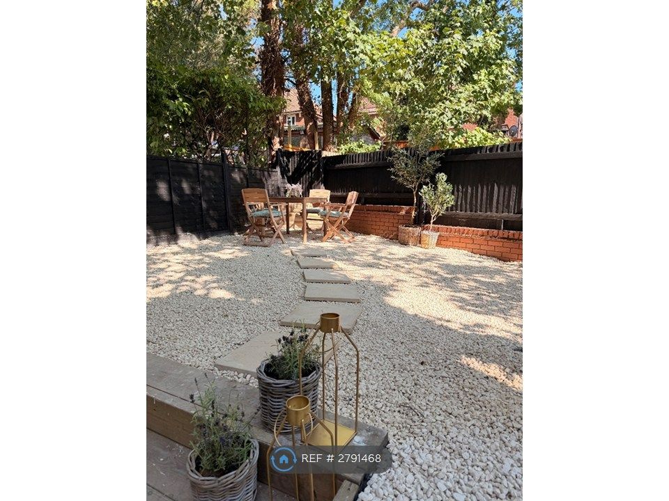 Property photo 3 of 16 Private Garden