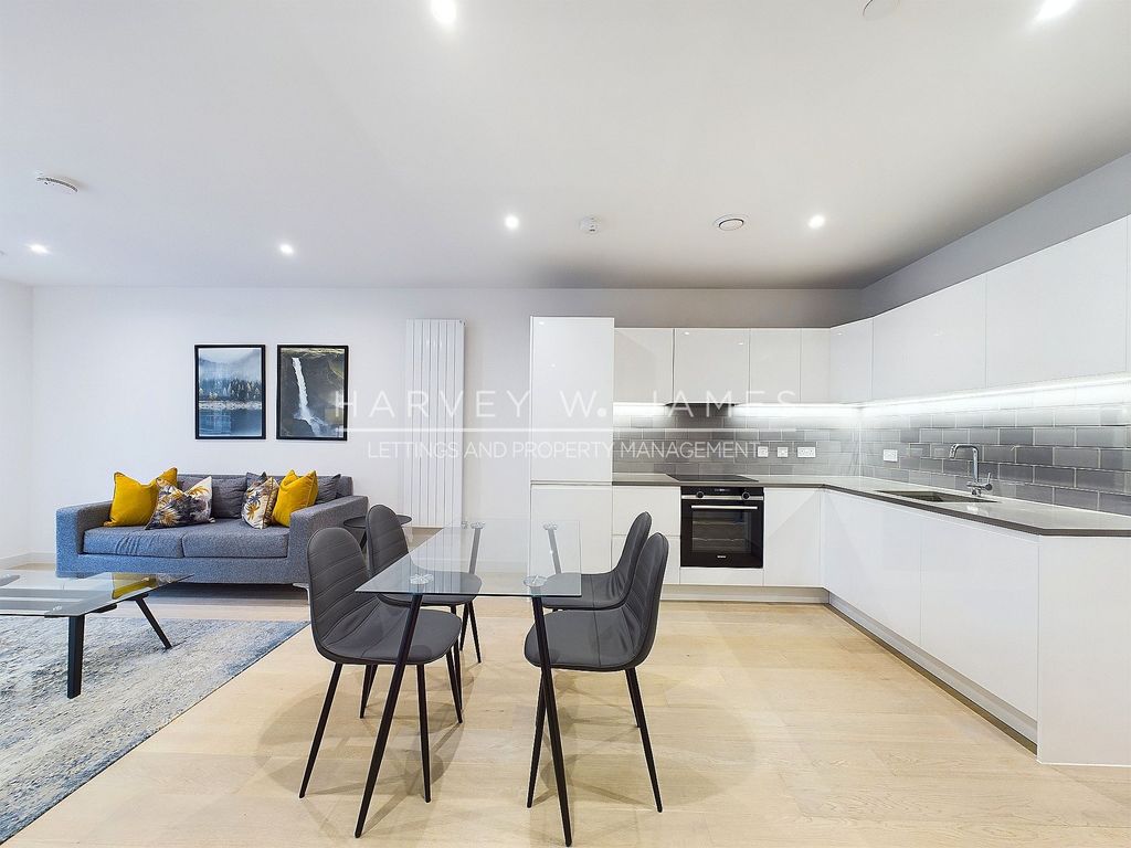 Property photo 2 of 23