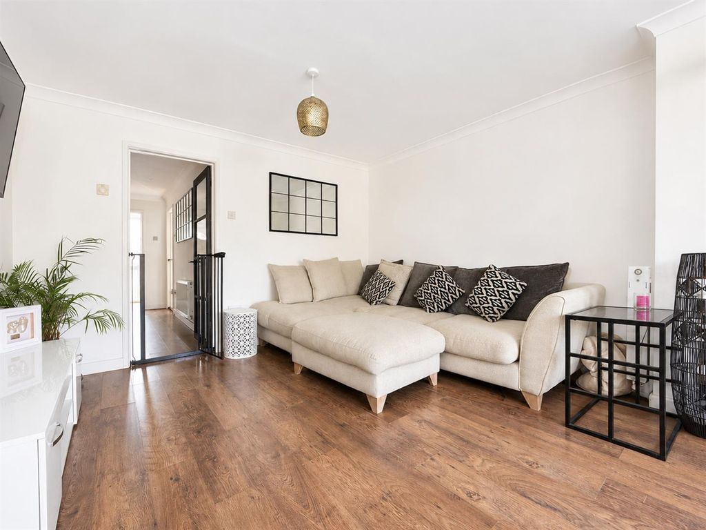Property photo 3 of 21 4F61F3Fd-1A3D-4E4E-Bd5D-Dbcfef6Abde5.Jpg