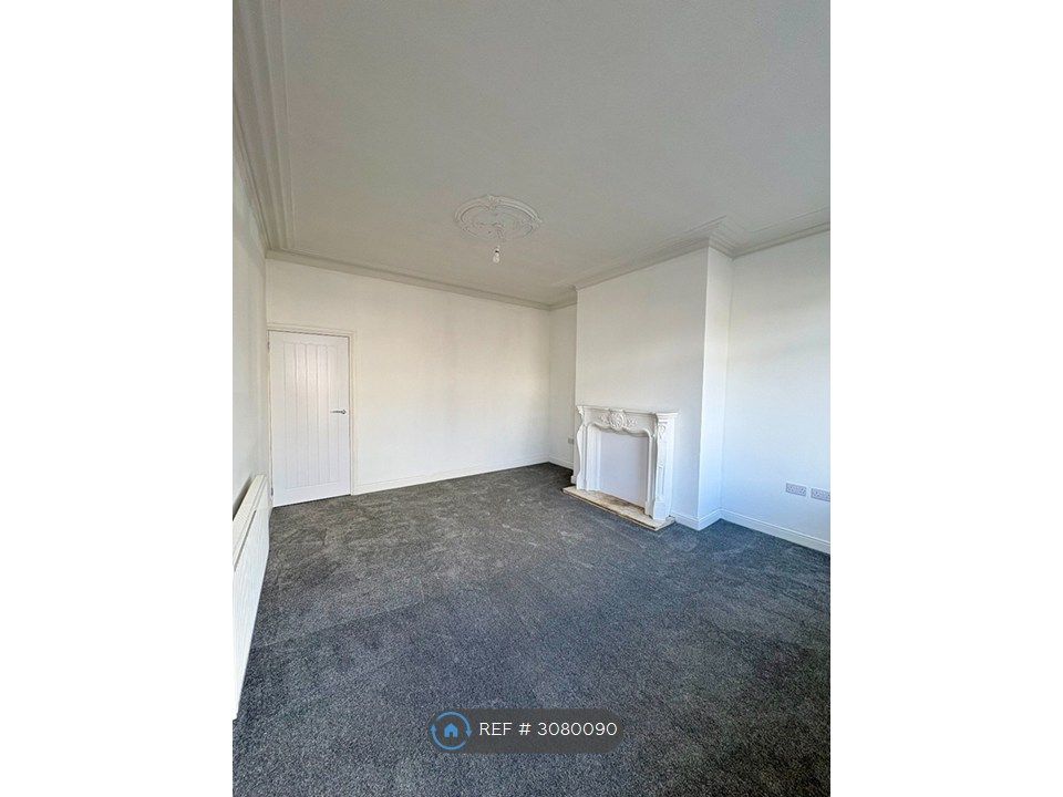 Property photo 2 of 13 Lounge