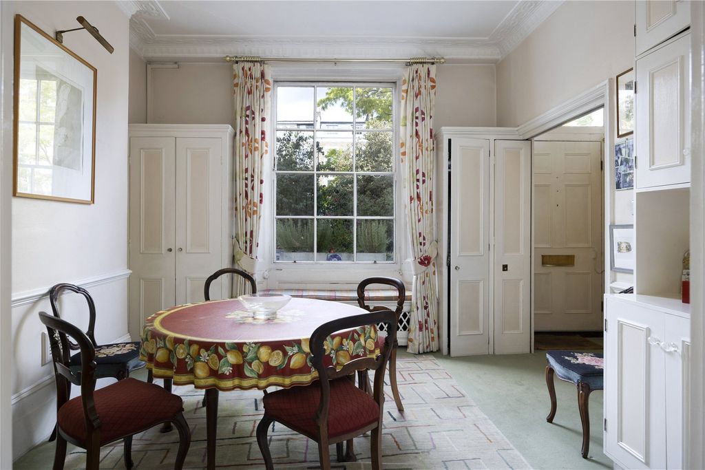 Property photo 3 of 11 Dining Room