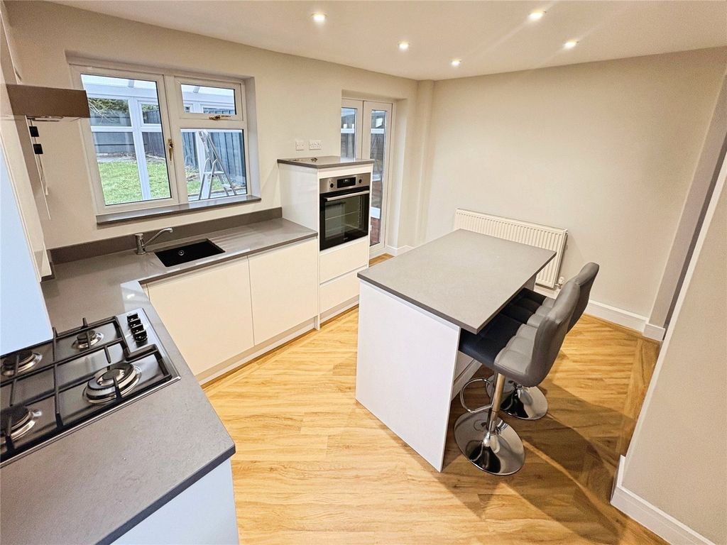 Property photo 2 of 12 Dining Kitchen