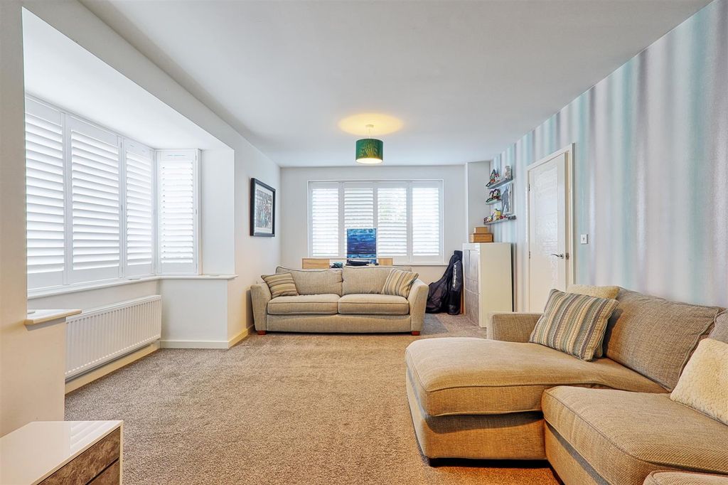 Property photo 2 of 25 Img_6380_1_2_Easyhdr-Interior3.Jpg
